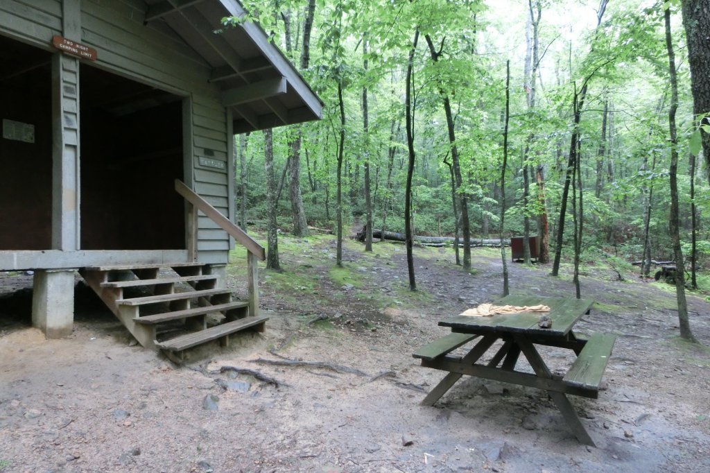 Shelter auf dem Weg zum McAfee Knob